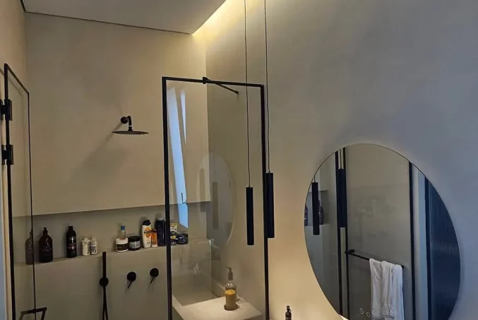 מקלחת עם חיפוי רזינה - מיקרופלור