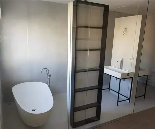 חדר שירות עם רזינה - מיקרופלור